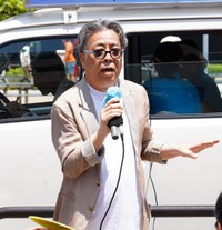 山尾志桜里氏の応援演説にかけつけた漫画家・小林よしのり氏