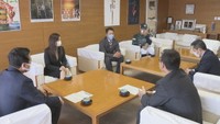 近藤智勝監督と堀北彰人キャプテンらが高松市役所を訪問（17日）
