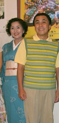 「戸惑いの日曜日」主演・演出の佐藤Ｂ作とあめくみちこ=2006年