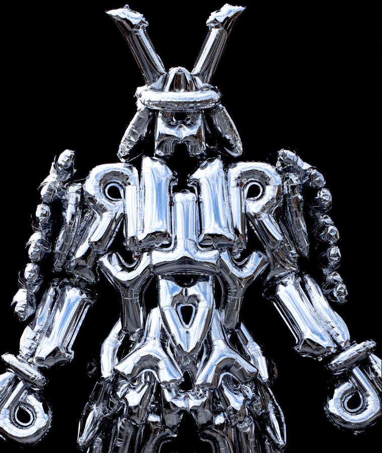 写真だと、もう金属製にしか見えない！確かによく見るとアルファベットの組み合わせが見えますが、その組み合わせのセンスも最高。胸のRや腹部のAがベストマッチ（写真提供：安居さん）