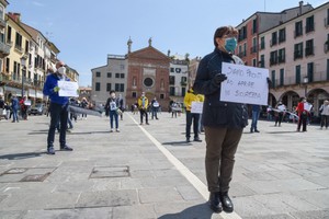 マスク生産の中国依存はどうなる　ポストコロナ世界のグローバリゼーション