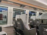 名張駅に約4時間停車。車内は減光されない。