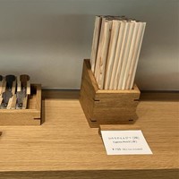 削るとヒノキの香りがするえんぴつも人気です（提供：竹中大工道具館）