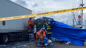 【速報】国道４号でトラック同士が衝突　運転手が閉じ込められる　宮城・栗原市