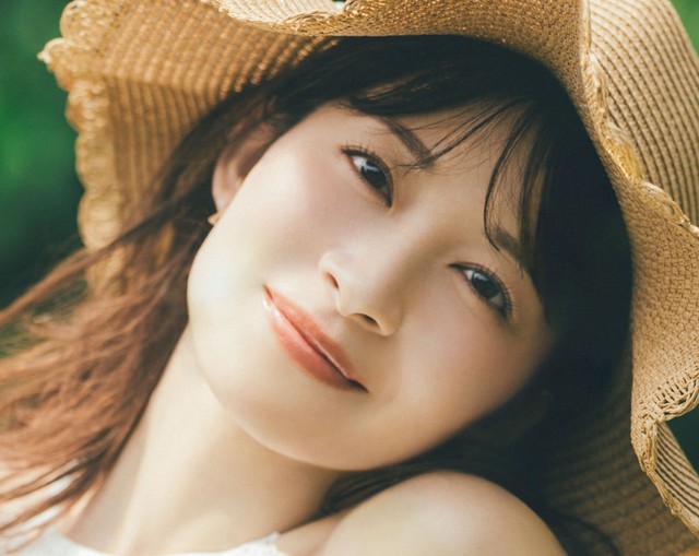 山本里菜1stフォトブック『りな、です』©東京祐／講談社
