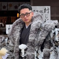 豪華なファー付き羽織袴で迎えた成人式当日／Rikuさん提供＝画像をトリミングしています