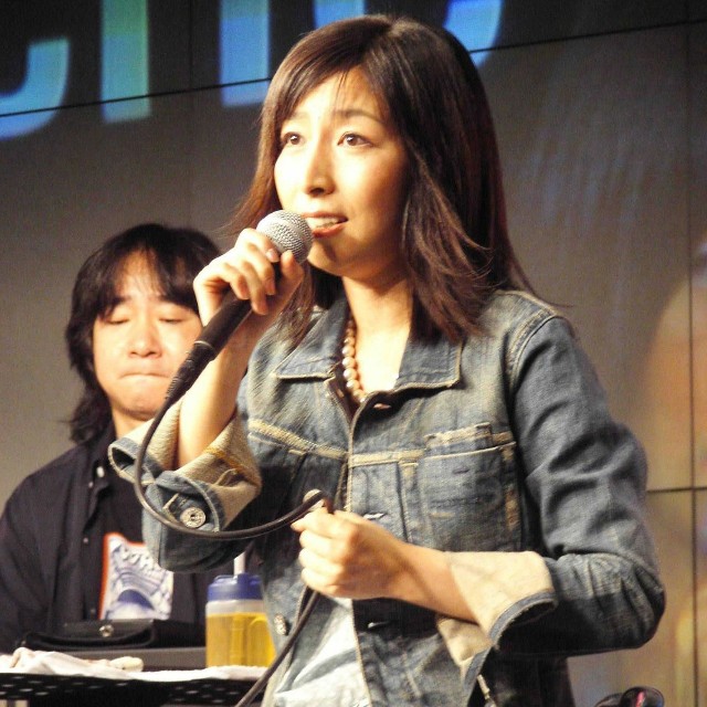 岡村孝子＝2004年