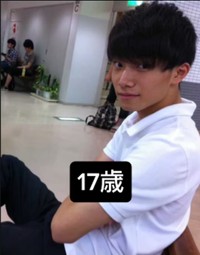 17歳 高校時代、腕を組んでキリッとカメラ目線／Kazukiさん（@onepintofbeer）提供