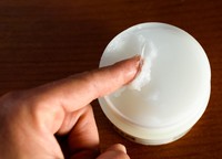 ワセリンの油膜が花粉をキャッチ※画像はイメージです（Road Red Runner/stock.adobe.com）