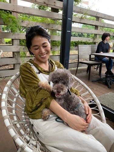 カフェデビューに“ふたりともうれしそう（早坂さん提供）