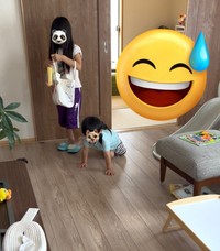 夏休み中のふたりのお子さん／すずこさん（@suzukopopopopo）提供