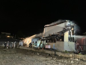 【続報】空き家から出火　2時間半後に消し止められる　けが人なし　宮城・気仙沼市