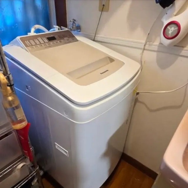 過去にも洗濯機まわりで水漏れが起きたことがあったという。ホースまわりの確認が大切だと実感した／子育てみらい共創ラボ あゆみんさん（@ayumin_edulab）提供