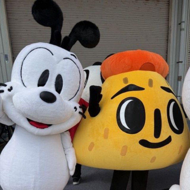 ポリンキーが全然、三角形の秘密を教えてくれない／株式会社サンワードの公式X（@sunward_info）より