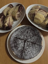 ココアシフォンケーキと生チョコタルトも用意／投稿主さん提供