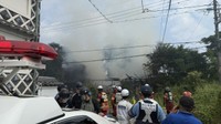 岡山市で住宅火災　消防車14台が出動し消火活動中　けが人などの情報なし