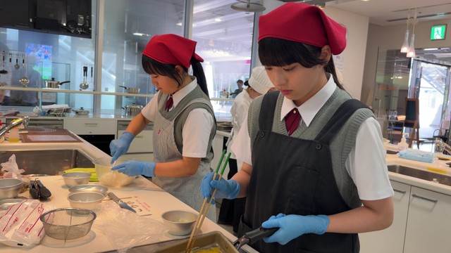 「ご当地！絶品うまいもん甲子園」岡山県立興陽高校が中四国地区で優勝　ばら寿司包み焼で全国へ