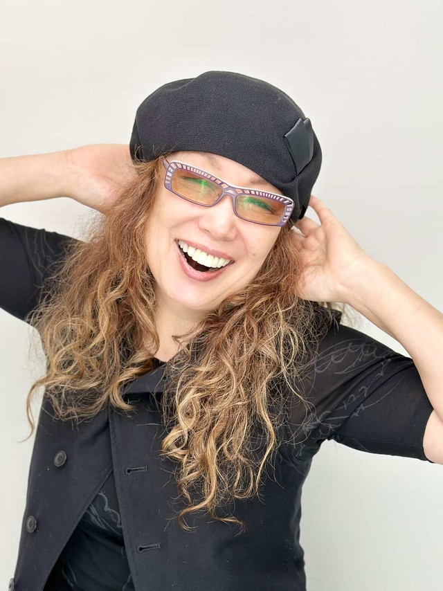 アフター：20キロ減量し、ファッションもアップロード。今年70歳／MICHIKOさん（@webmadamfit）提供