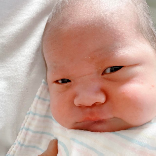 こちらが「ガッツ石松のようだった」という0歳当時の息子/ Yuさん（@u_oqlo）提供