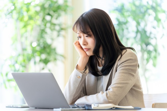 「転職したい」と思っていても、誰に相談すればいいのか分からない　※画像はイメージです（Trickster*/stock.adobe.com）