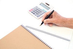 贈与税は相続税に影響する！　贈与税の暦年課税と相続時の贈与税額控除