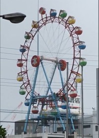 まるで大車輪…台風21号で観覧車のゴンドラ回る　高松市