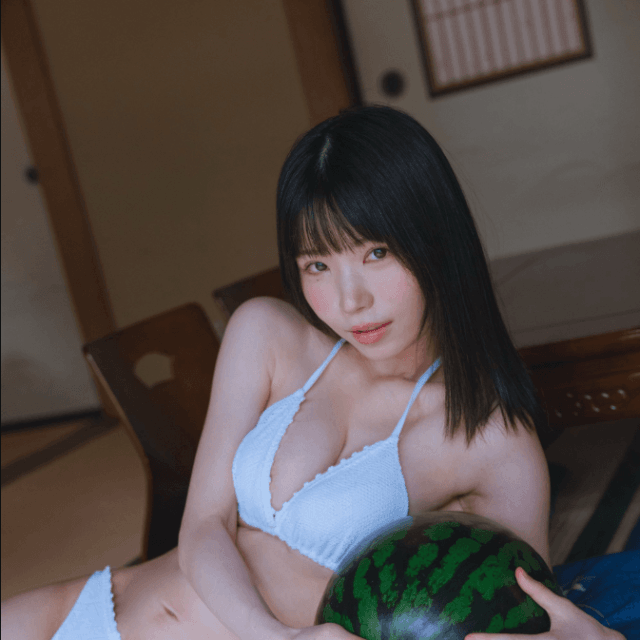 「FLASH」（26年9月29日発売号）に登場したぱぷりこのオフショット　本人のX（@papri_corn）より