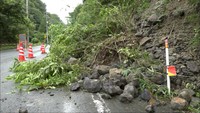 岡山県北部でも断続的な雨　真庭市で道路ののり面が崩れる