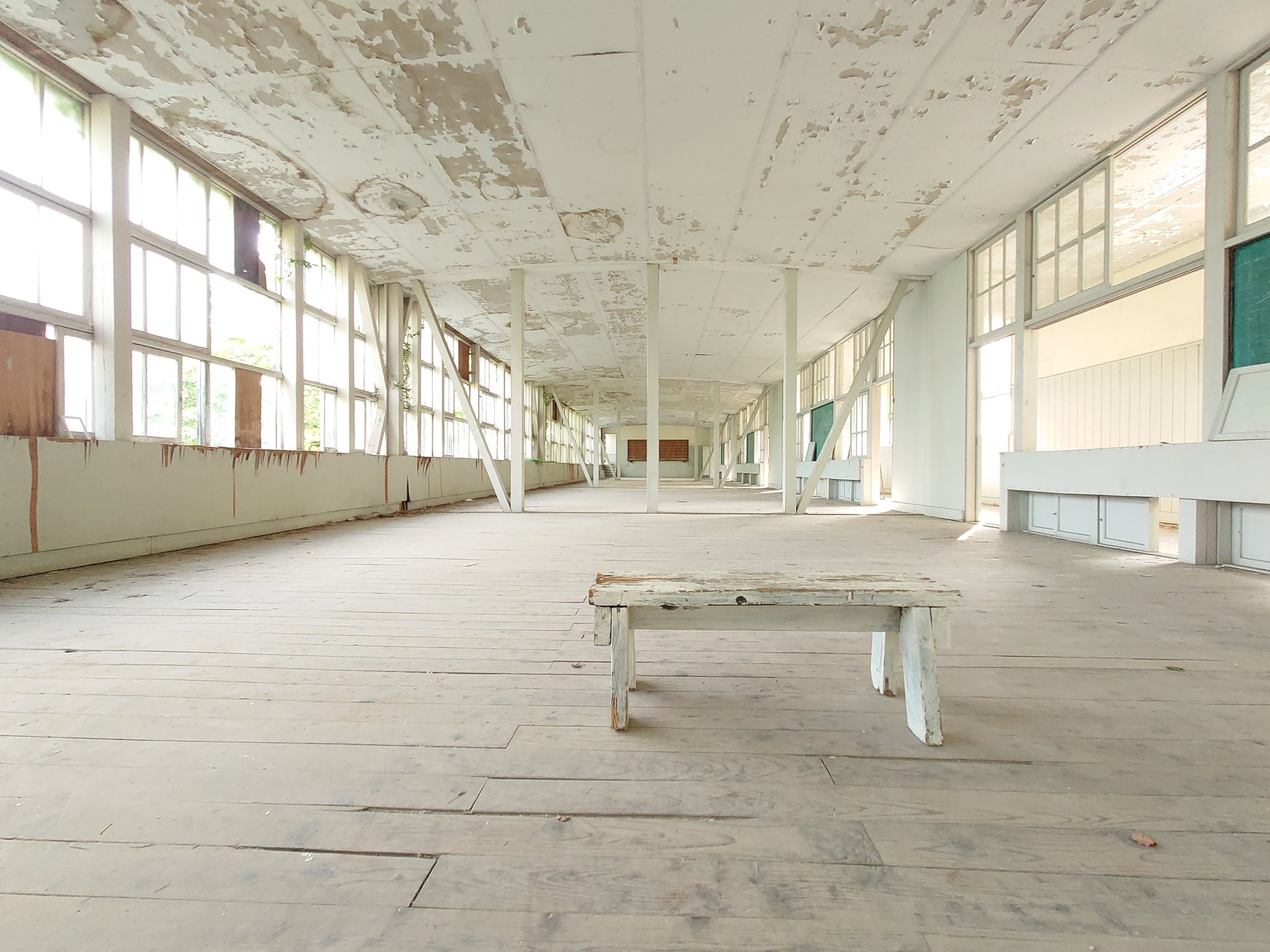 コミック　廃墟○○研究部 背景素材】セット販売＆単品販売「廃墟の街並」全３種類【空・地面・室内】 - KOKUSI DL BASE - BOOTH