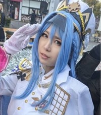 レンズを上にした状態で自分の目線で撮影した写真。上下逆さまにすると…？（提供）