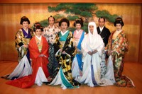 舞台「大奥」に出演する（左から）久保田磨希、安達祐実、金子昇、浅野ゆう子、中山忍、多岐川裕美、羽場裕一、松尾れい子＝2010年