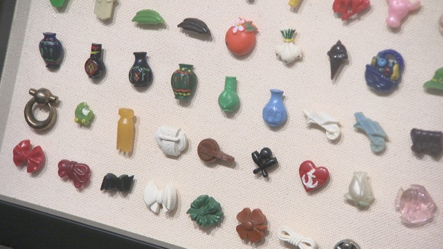 岡山県立美術館「ときめきのボタンたち―加藤コレクションから」18日まで