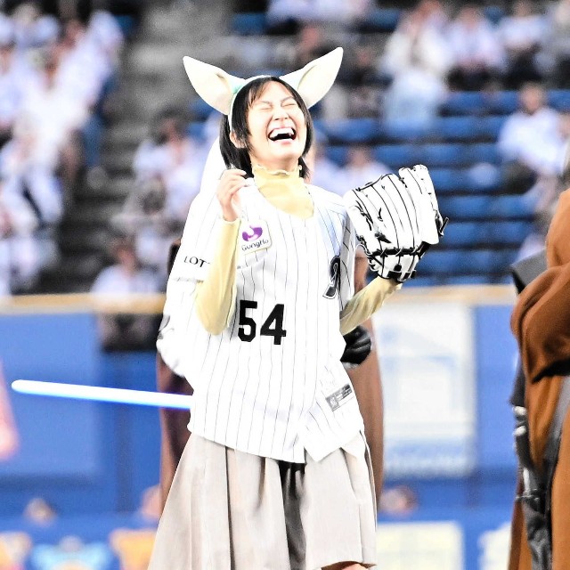 ワンバン投球に悔しがる恒松祐里＝2026年6月9日、ZOZOマリンスタジアム