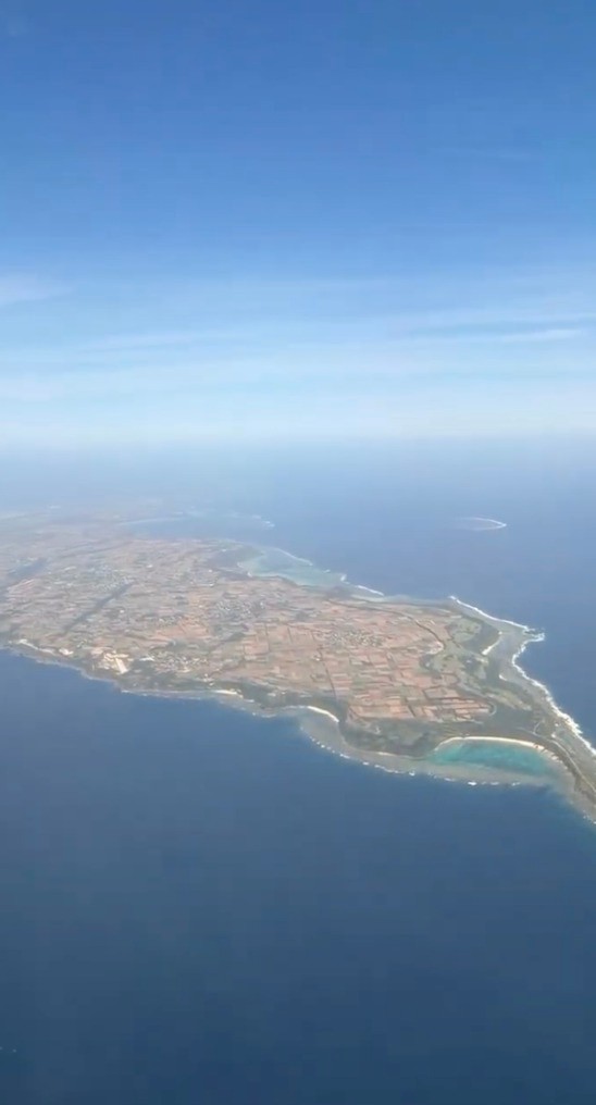 飛行機から見た宮古島／かよぼんさん（@kayobong_travel）提供
