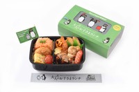 Suica のペンギンの駅弁「大人のお子さまランチ」（オレンジページ提供）