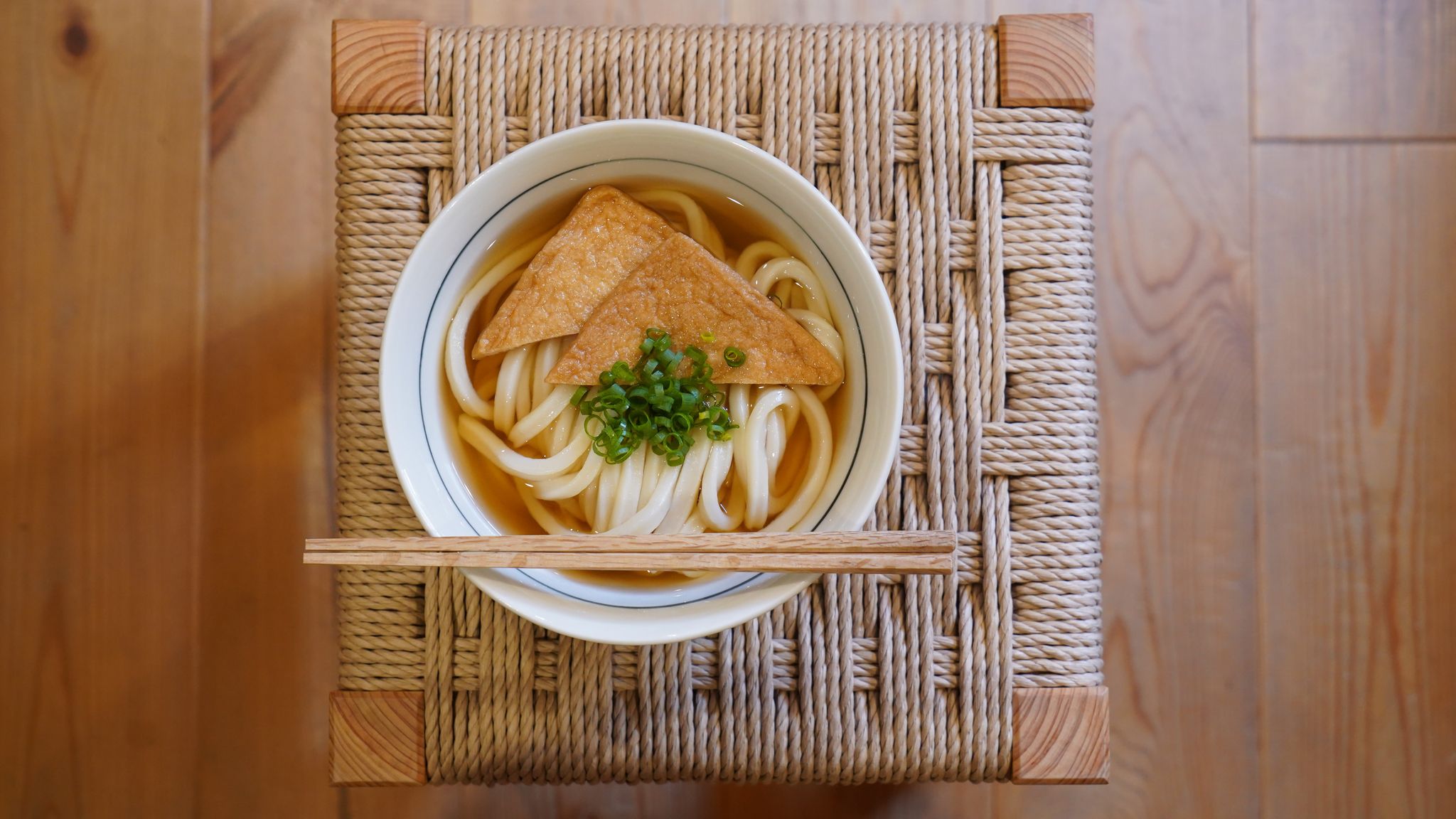 香川県産クヌギを使った“讃岐うどんを美味しく食べるための箸”発売 