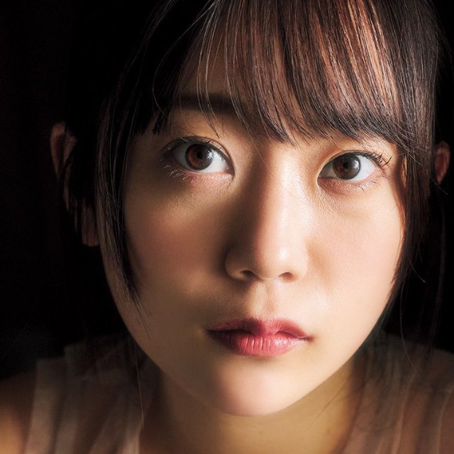 佐野なぎさ（撮影／高橋慶佑　ヘアメイク／mahiro　スタイリング／工藤沙恵（ミタケイショウ））