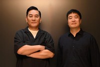 映画『NEW GROUP』下津優太監督＆ピエール瀧（撮影：磯部正和）