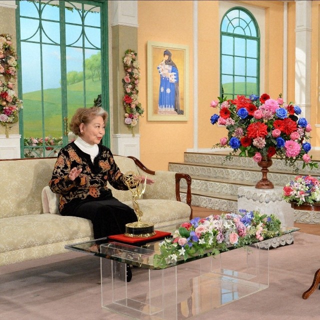 「徹子の部屋」　（右から） 黒柳徹子、カオリ・ナラ・ターナー＝テレビ朝日提供