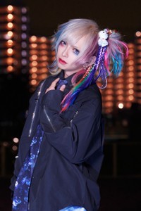 V系バンド【曇りのち、】のドラムとしての魅影【曇りのち、】さん（提供：魅影【曇りのち、】さん）