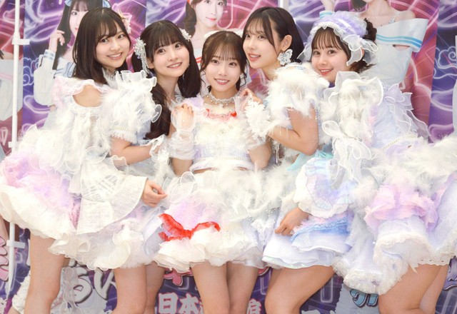 #ババババンビ（左から）宇咲、小鳥遊るい、岸みゆ、水湊みお、近藤沙瑛子＝2024年