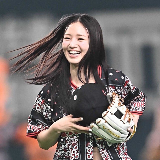 笑顔を輝かせる横田真悠＝東京ドーム