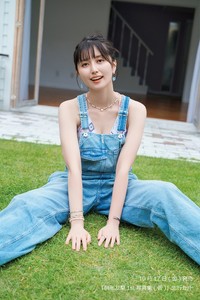 駒形友梨 1st写真集（タイトル未定、イマジカインフォス）より