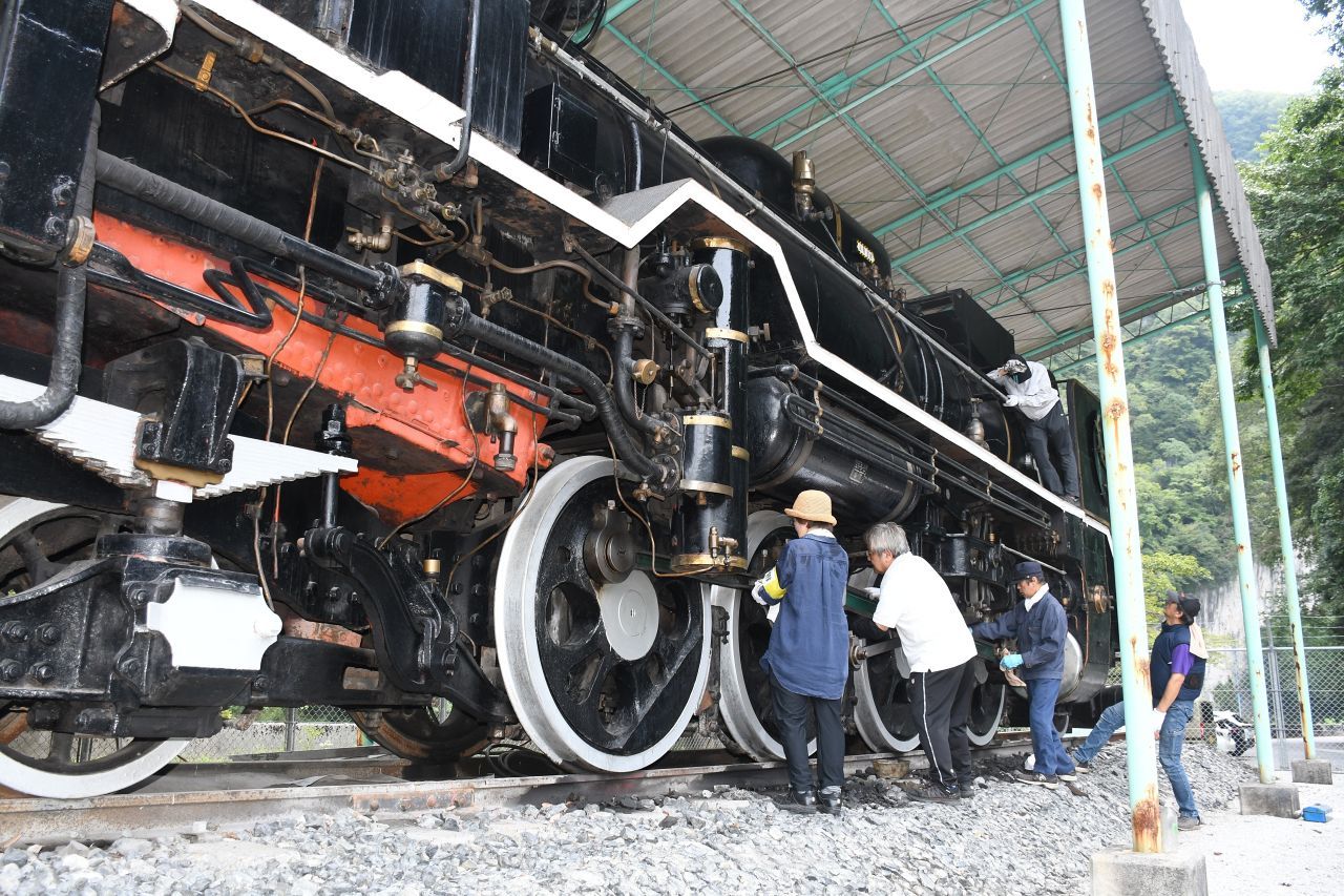 23b4bb5593de4e63e9d99a9873985d