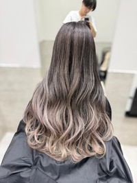 仕上がり写真を撮影するYusukeさん／Yusukeさん（@yusuke_kat0）提供