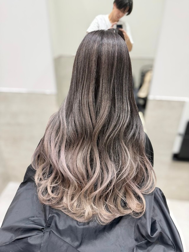 仕上がり写真を撮影するYusukeさん／Yusukeさん（@yusuke_kat0）提供