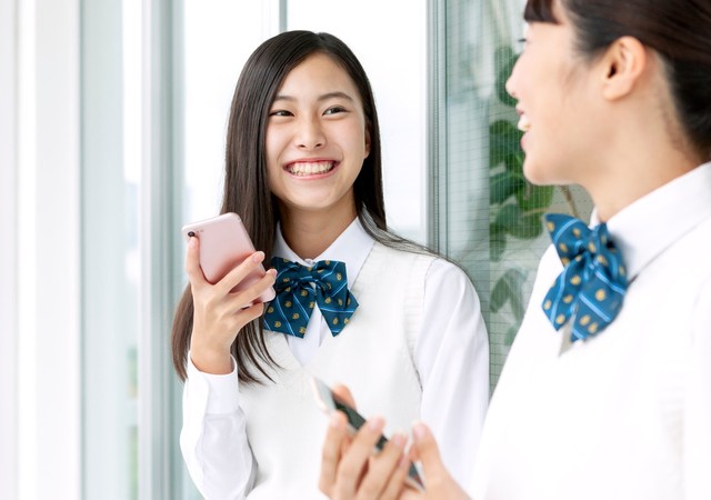 芸能人になりたいが「難しい」と感じる理由は？　※画像はイメージです（UTS/stock.adobe.com）