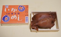 百貨店の物産展でもおなじみの北海道・森駅の「いかめし」。いかの中に「うるち米＋もち米」がぎっしり