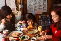 「あなたの息子ひき出します！」©2026 タンダードフィルム合同会社スタンダードフィルム合同会