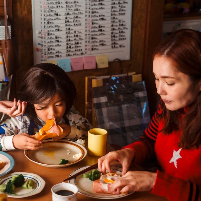 「あなたの息子ひき出します！」©2026 タンダードフィルム合同会社スタンダードフィルム合同会
